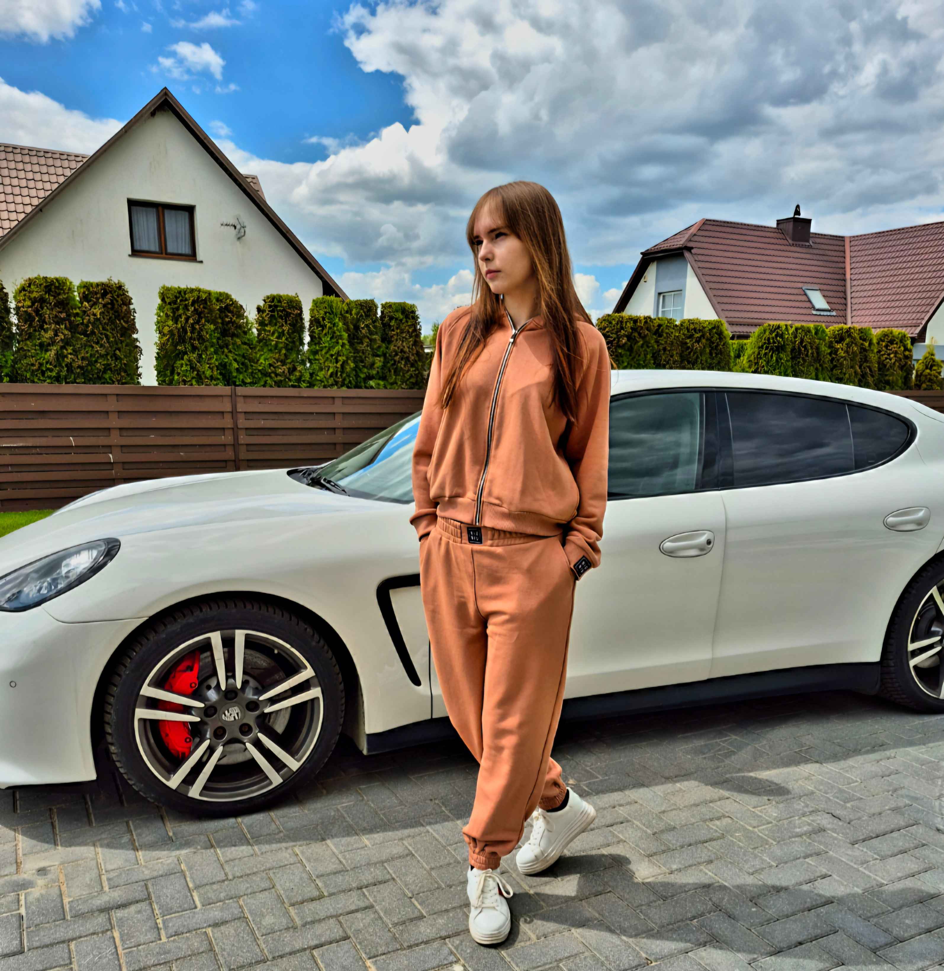 Džemperis su kapišonu + Joggers kelnės /Mocha Mousse