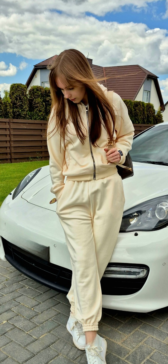 Džemperis su kapišonu + Joggers kelnės /Antique White