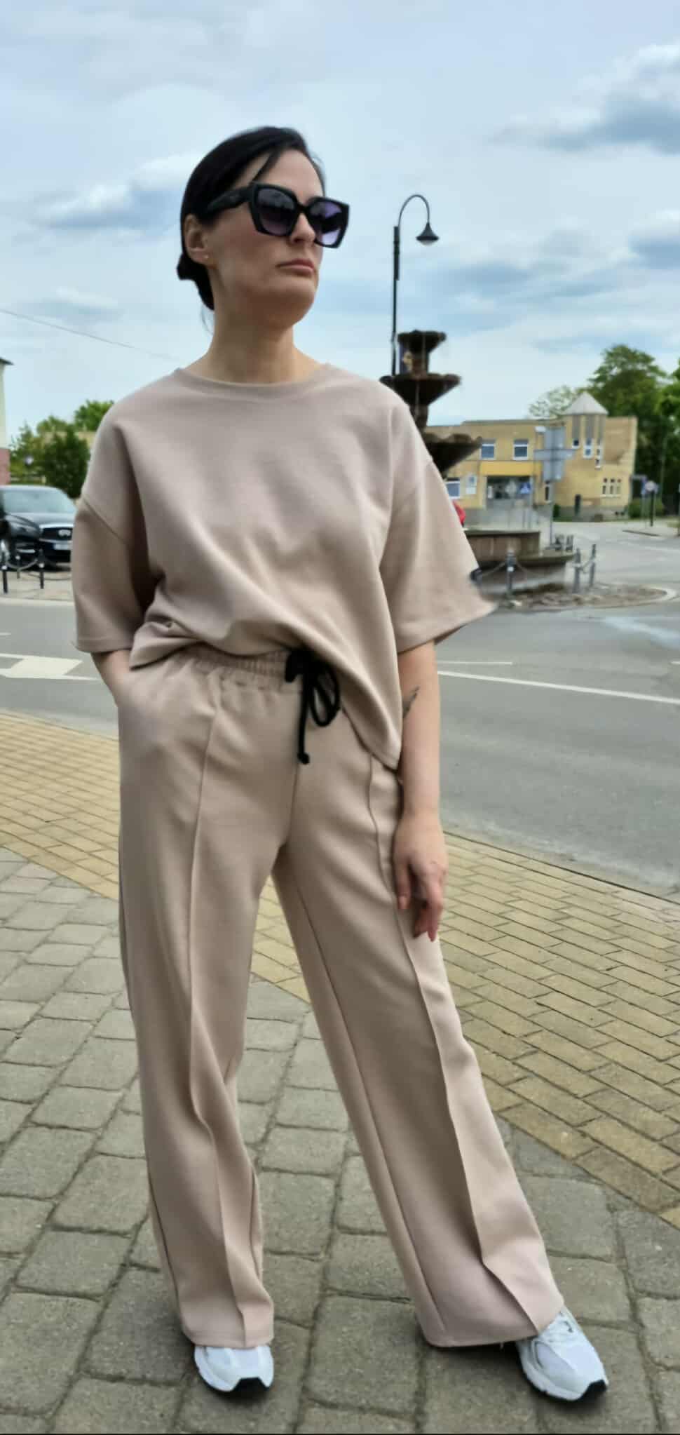 Plačių kelnių lekalas